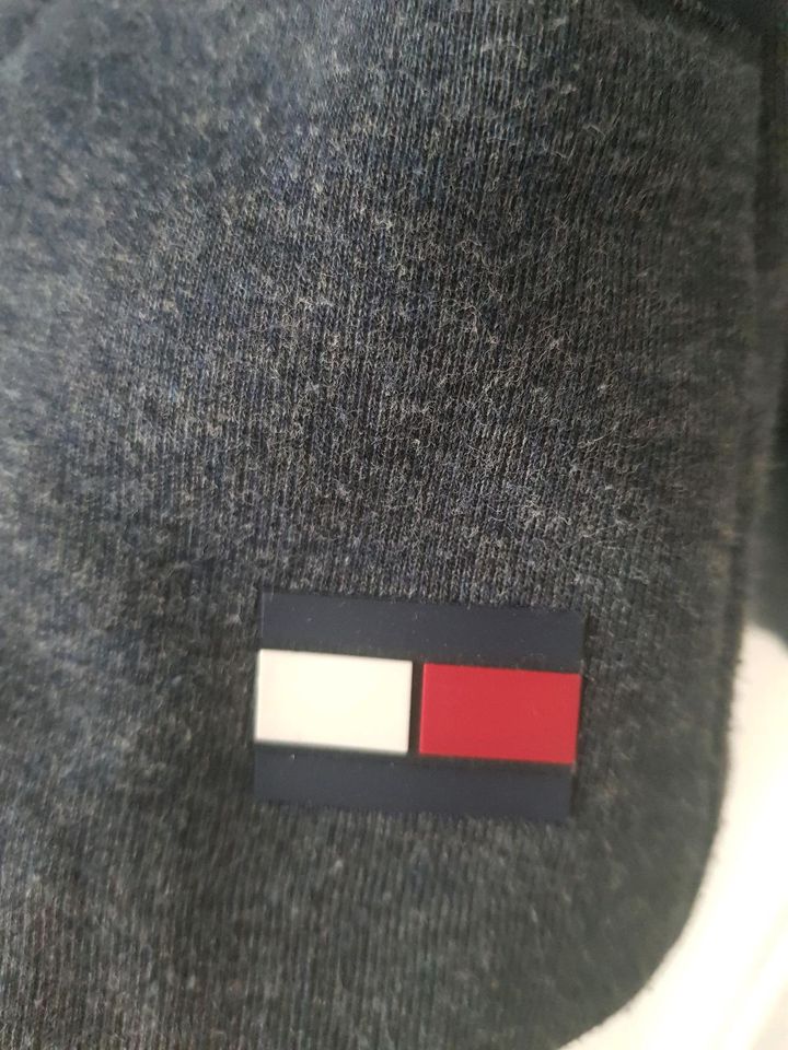 Tommy Hilfiger S M Sweatjacke Jacke Pullover Pulloverjacke Blau in Rotenburg