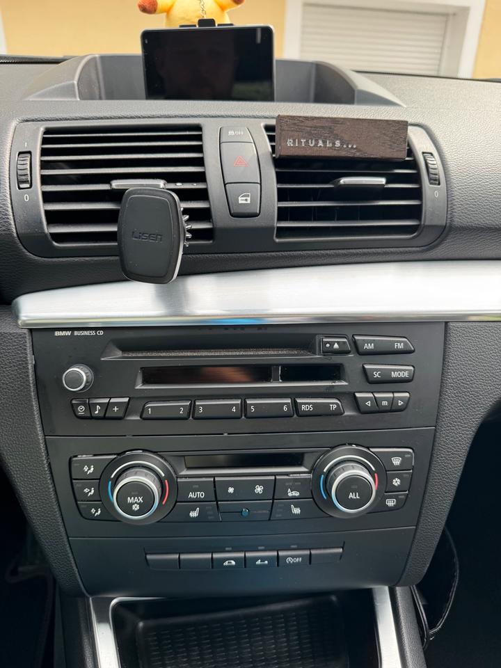 Bmw 118i E88 Cabrio Facelift, TÜV neu, Unfallfrei, Rostfrei in Murnau am Staffelsee