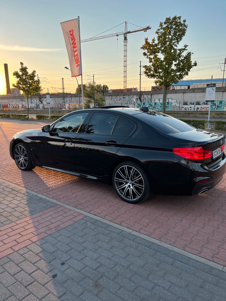 BMW 530e M Sport Paket / Service und TÜV neu! voll Ausstattung in Berlin