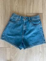 Jeans kurz Levi’s (Gr. 34) Hessen - Groß-Umstadt Vorschau