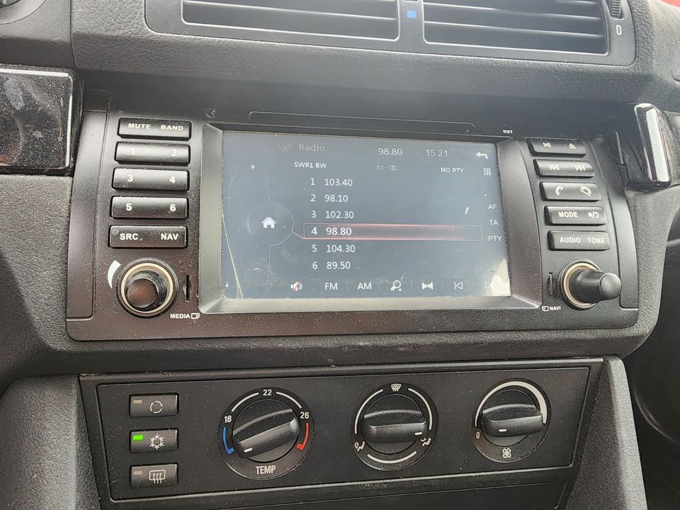 KFZ Auto CD Radio GPS Navi USB Reciver TFT Display in Stuttgart