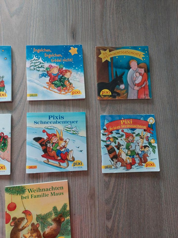 Pixibücher 11 Stück Weihnachten in Flieden