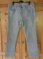 TRIANGLE by s.Oliver "Curvy Fit": tolle Hose, grau, Gr. 48 L34 Nordrhein-Westfalen - Jülich Vorschau
