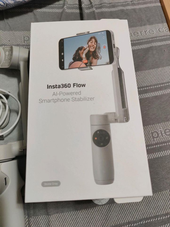 Insta360 Flow AI-powered smartphone gimbal in Nürnberg (Mittelfr)