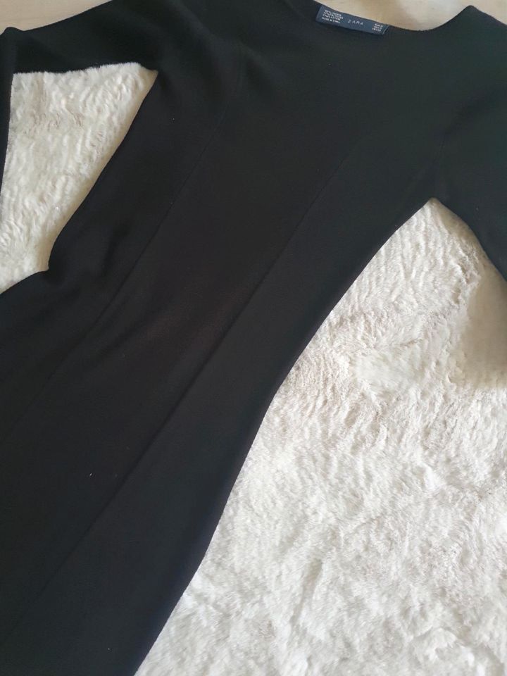 ZARA KLEID ,STRICKKLEID stretch in Hamburg