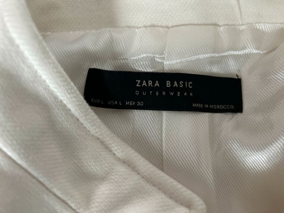 Zara Jacke weiß. Größe S in Solingen