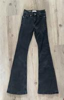 Schwarze flare Jeans gr. 32 von Mango Hose Schlaghose Stockholm Nordrhein-Westfalen - Wegberg Vorschau