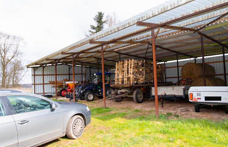 Hofstelle mit 2 Wohnhäusern und Mega Flächen in Vellahn