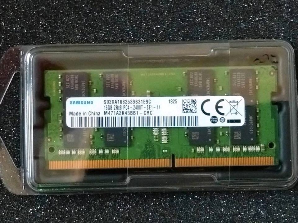 Fabrikneues, ungeöffnetes Samsung DDR4 2400MHZ 16 GB SO DIM Modul in Düren