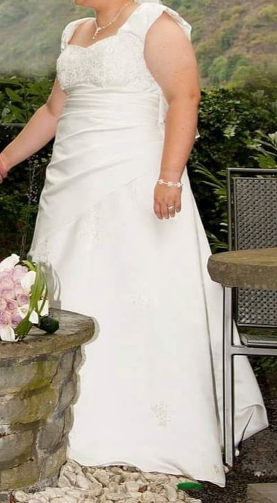 Brautkleid Hochzeitskleid Amera Vera b 85 ivory Größe 54 in Rheinbrohl