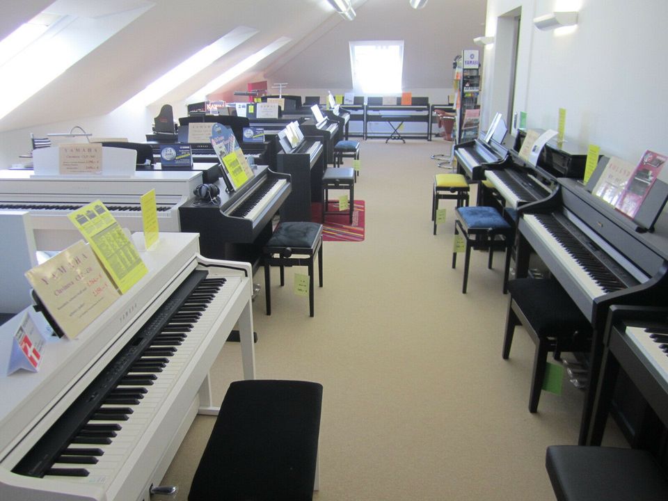 Miet-Kauf für Digital-Pianos, neue u. gebrauchte Klaviere mtl. ab in Nideggen / Düren