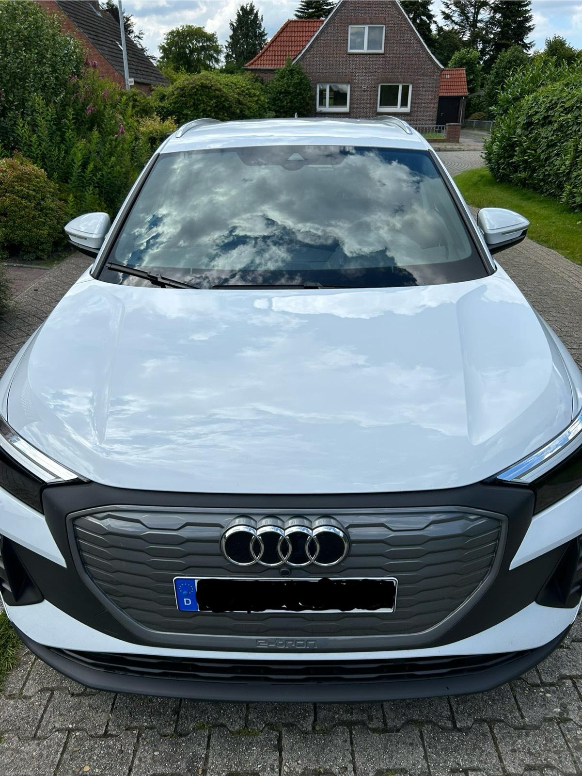 Abbildung des Autos Audi Q4 35 e-tron. Reife…
