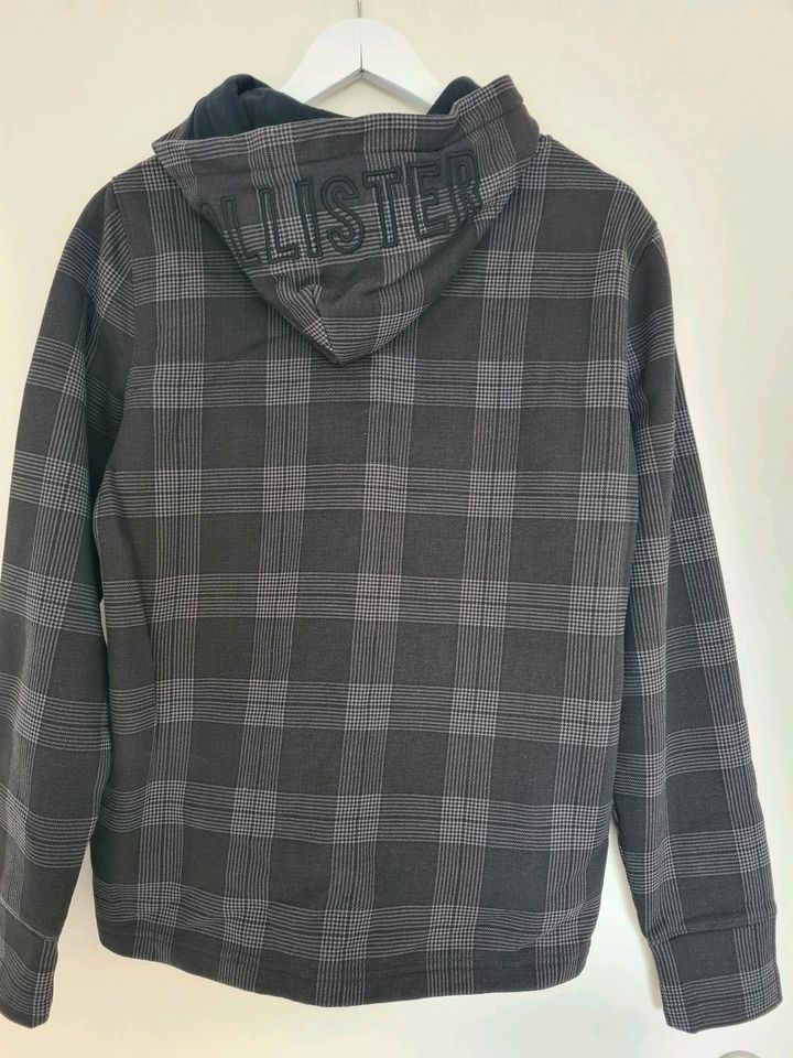 Hollister Kapuzenpullover so gut wie nie getragen in Wiesbaden