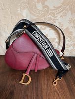 DIOR SADDLE BAG Bordeaux Rot Weinrot genarbtes Kalbsleder Bayern - Miesbach Vorschau