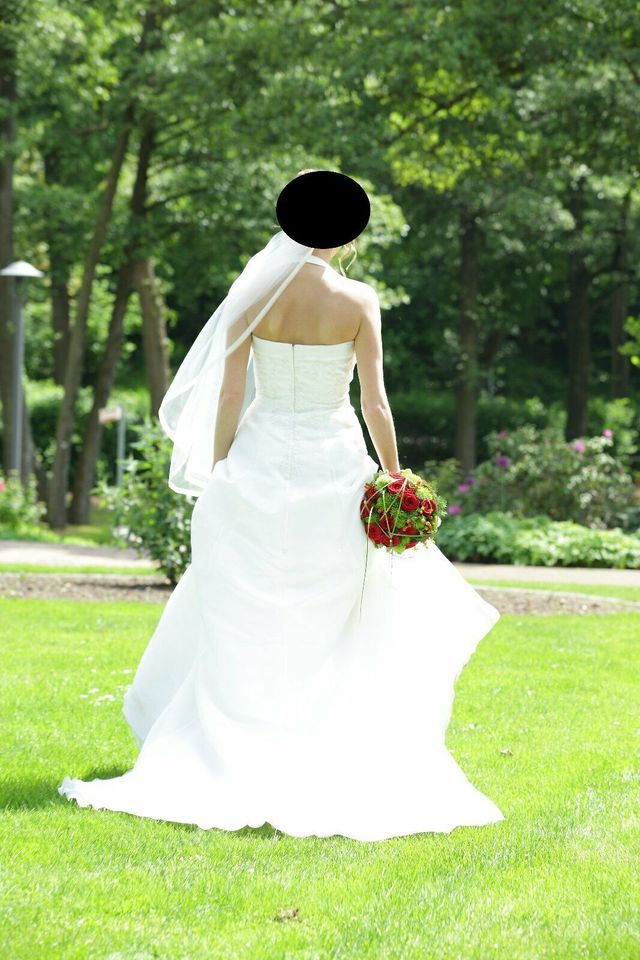 Hochzeitskleid - Brautkleid Ivory in Gangelt