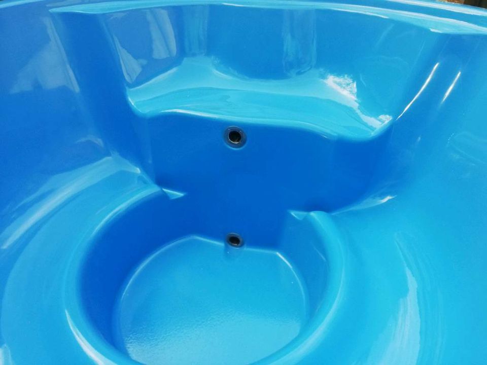 GFK  Badefass 200cm NEU  HotTub blau Badezuber Zuber in Hüllhorst