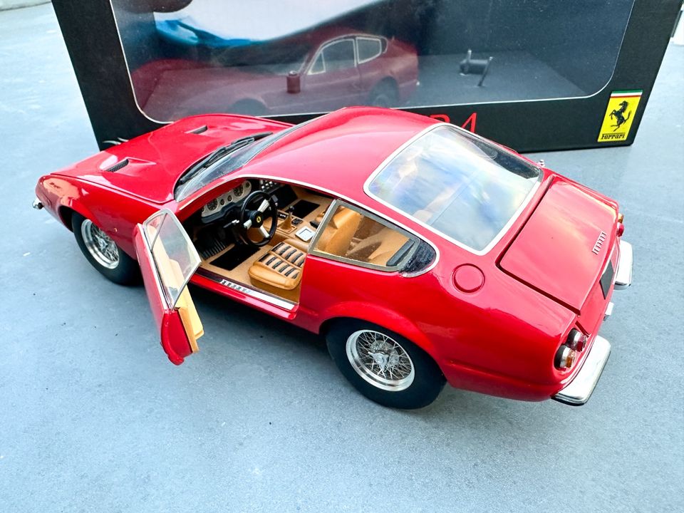 Hotwheels Elite Ferrari 365 GTB4, Rot, 1:18, top, OVP in Emmendingen