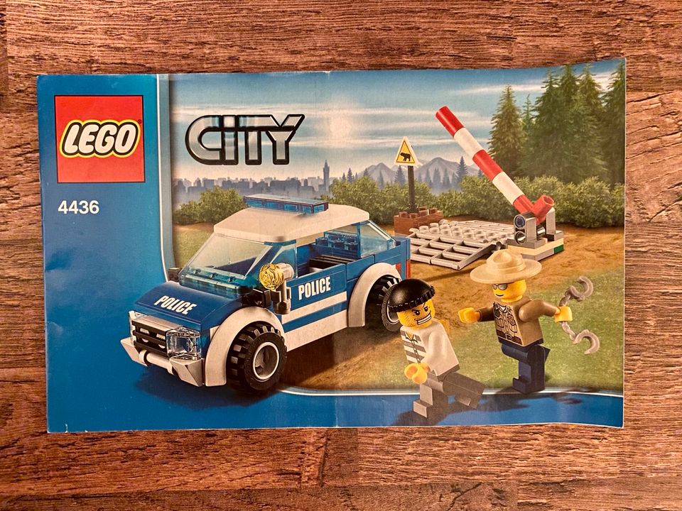 Lego 4436 City VOLLSTÄNDIG - Streifenwagen, Polizei, Schranke in Berlin -  Hohenschönhausen | Lego & Duplo günstig kaufen, gebraucht oder neu | eBay  Kleinanzeigen ist jetzt Kleinanzeigen