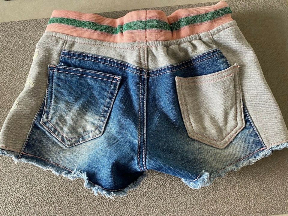 Moderne Desigual Shorts Gr. 110/116 in Philippsburg