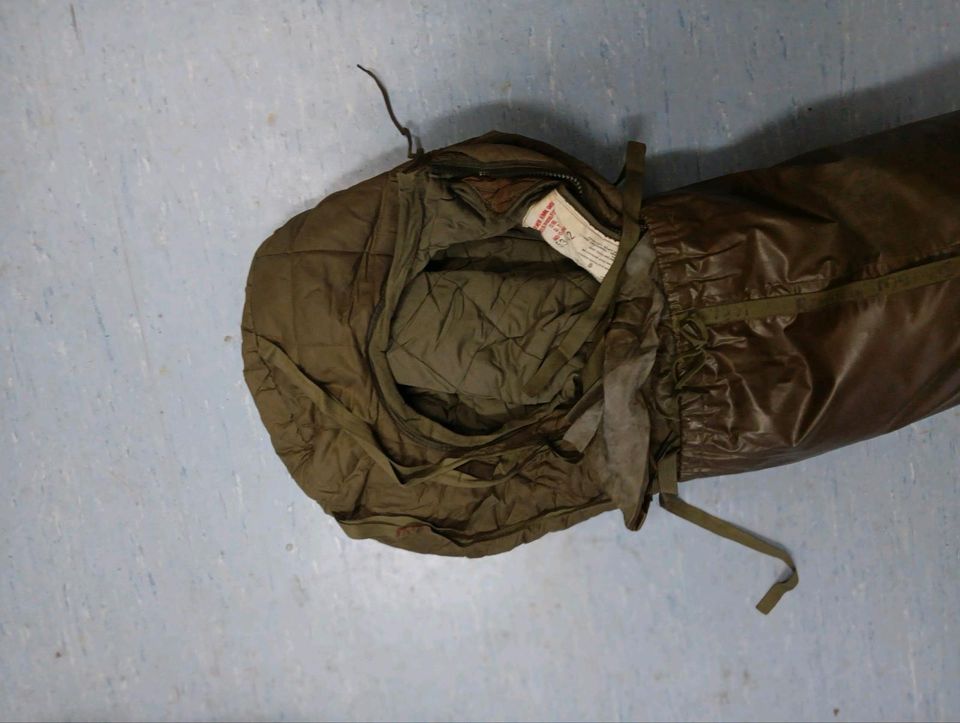 Bundeswehr Schlafsack Größe 2 in Mellrichstadt