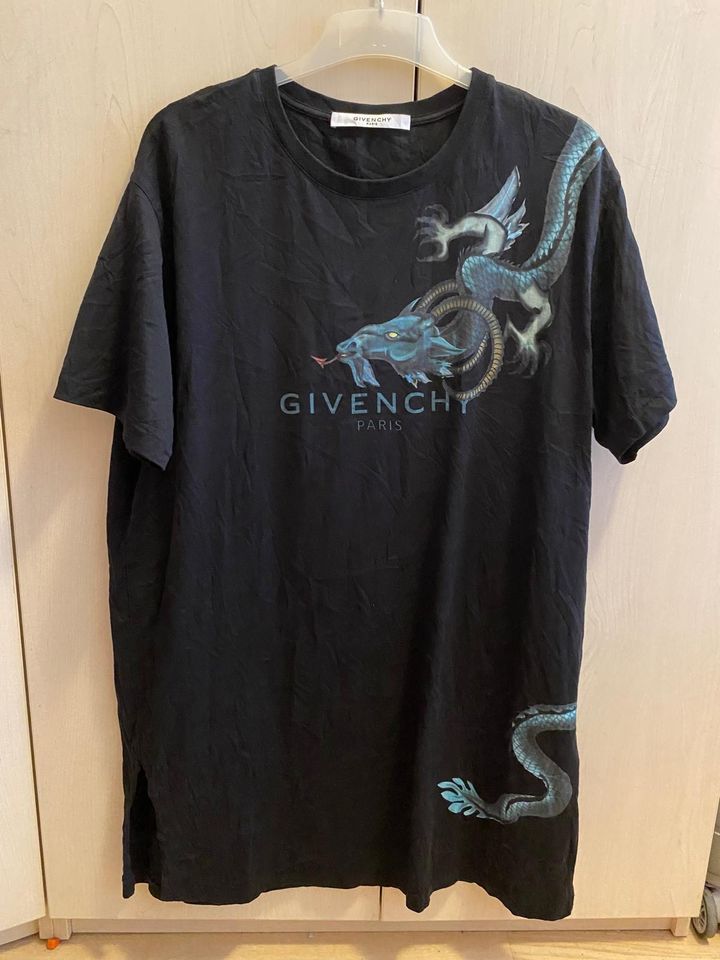 Givenchy Dragon Logo T-shirt Gr. M in Grassau