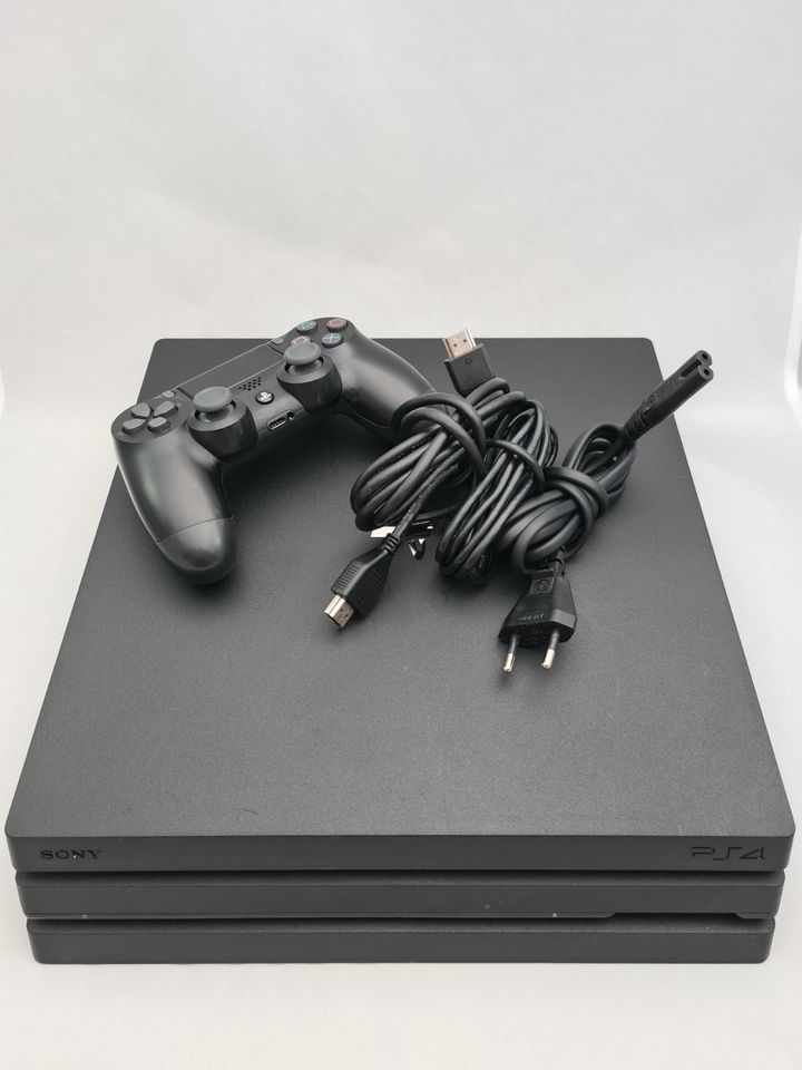Sony PlayStation 4 Pro CUH-7216B PS4 1 TB Jet Black + Controller in Dortmund