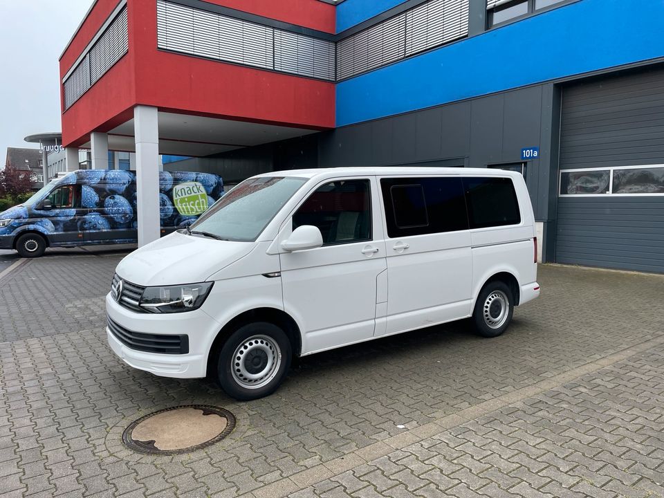 VW T6 Camper 5-Sitzer Standheizung Navi RFK Wohnwagenausbau AHK in Mönchengladbach