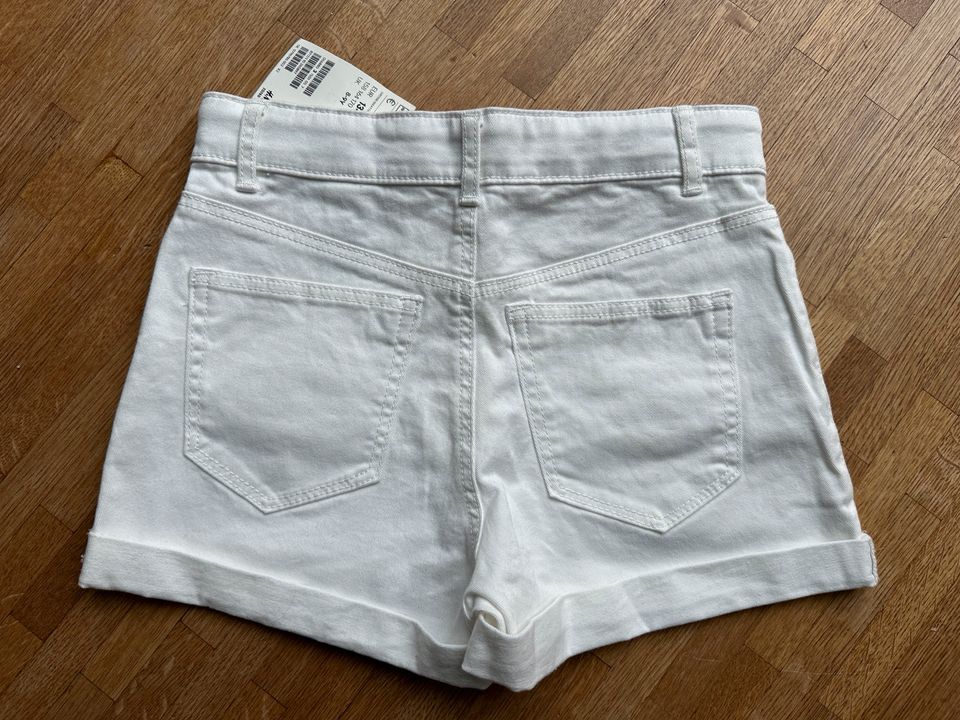 H&M Shorts Gr. 134 weiß in Hamburg