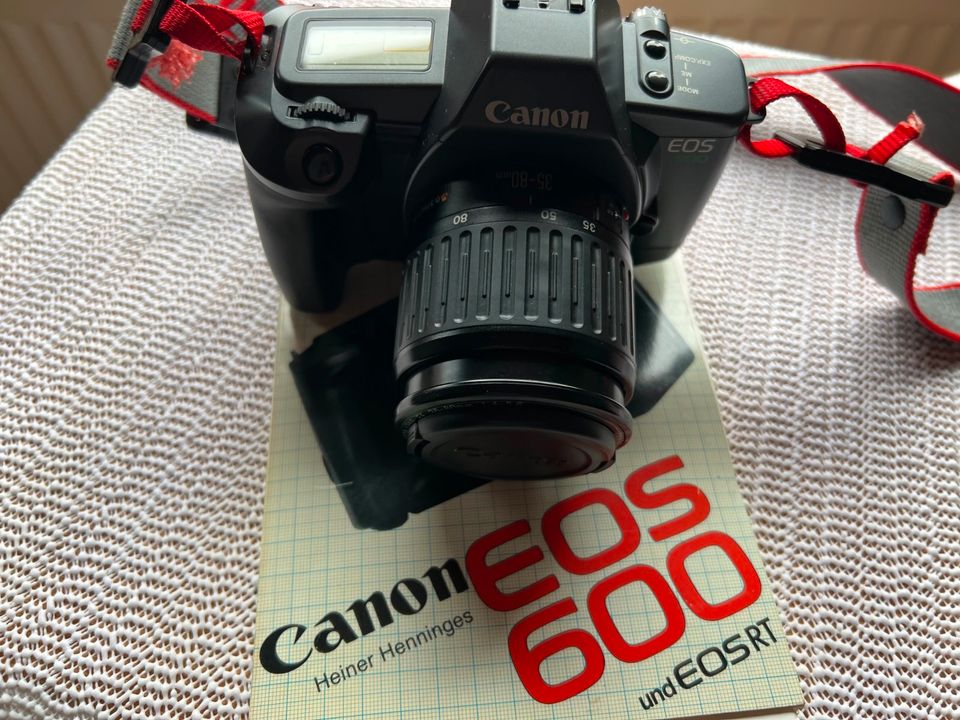 CANON EOS 600 mit CANON Zoom 35-80 mm Kamera in Schotten