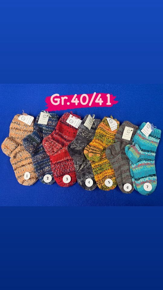 Wollsocken selbstgestrickt dicke Socken Gr.40/41 sockenwolle in Hüllhorst