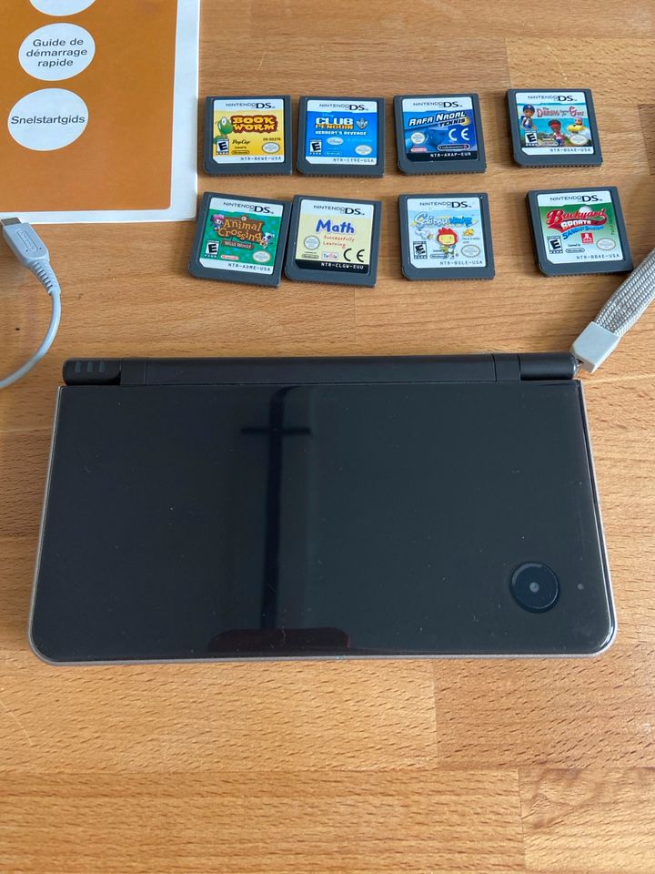 Nintendo DSi XL mit 8 Spiele inkl. Animal Crossing in Duisburg