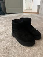 Schwarze Fellboots Schleswig-Holstein - Rendsburg Vorschau