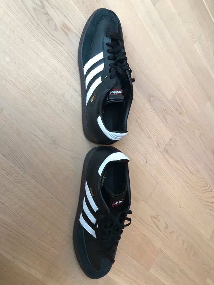 Schuhe, Adidas, Samba, schwarz in Berlin