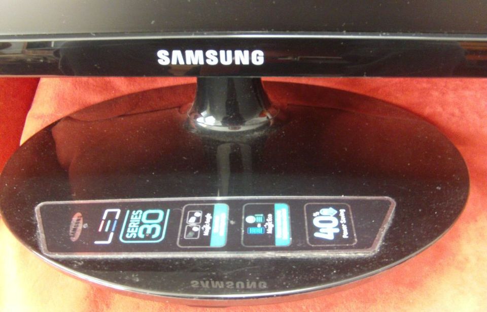 *** 24“ Monitor von Samsung *** in Spreenhagen