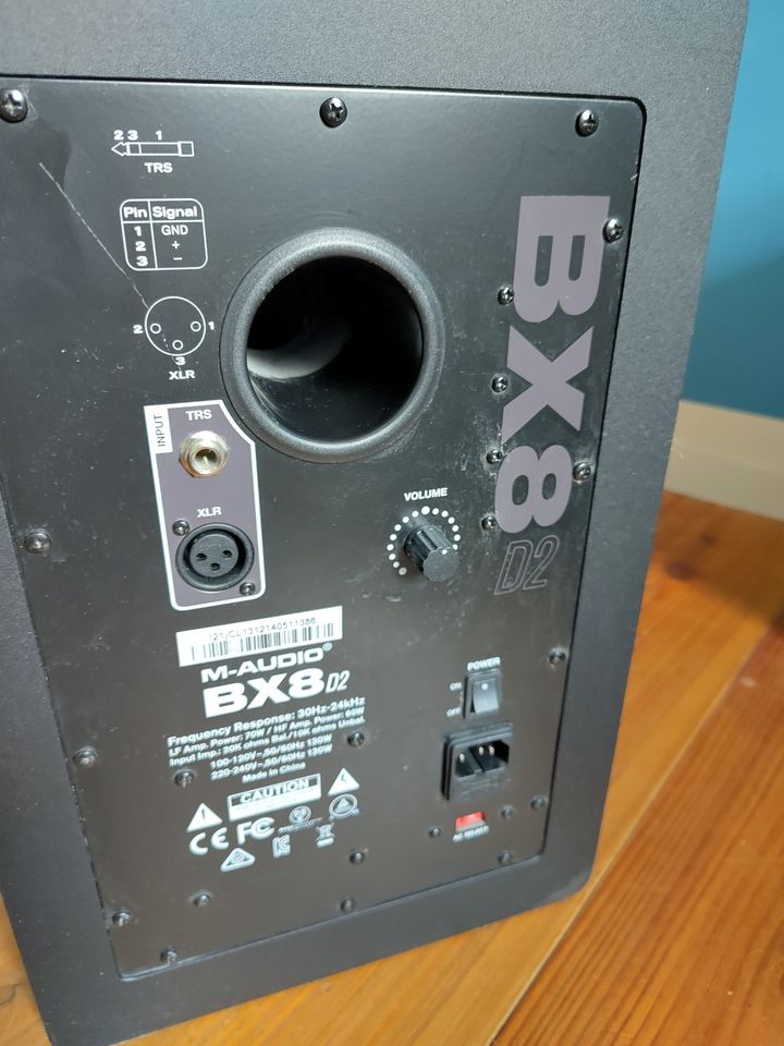 1 Paar M-Audio BX8 D2 Aktivlautsprecher inkl. Wandhalter in Bonn