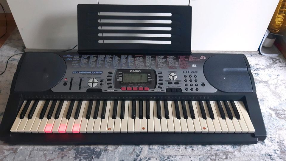 Casio LK-60 Key Lightning Keyboard für Anfänger, 100 Songbank in Berlin