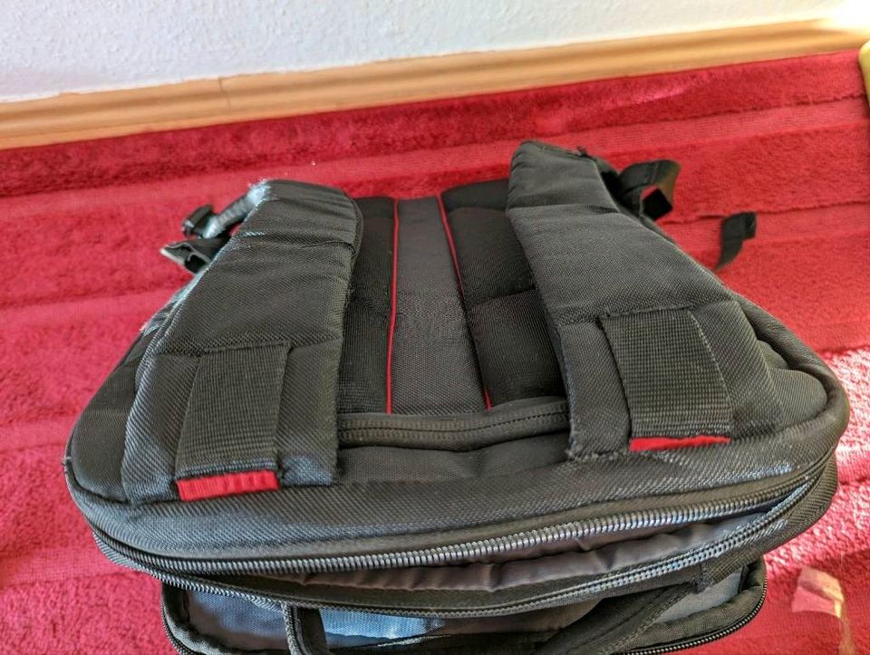 Laptop Rucksack schwarz, gepolstertes Fach in Leipzig