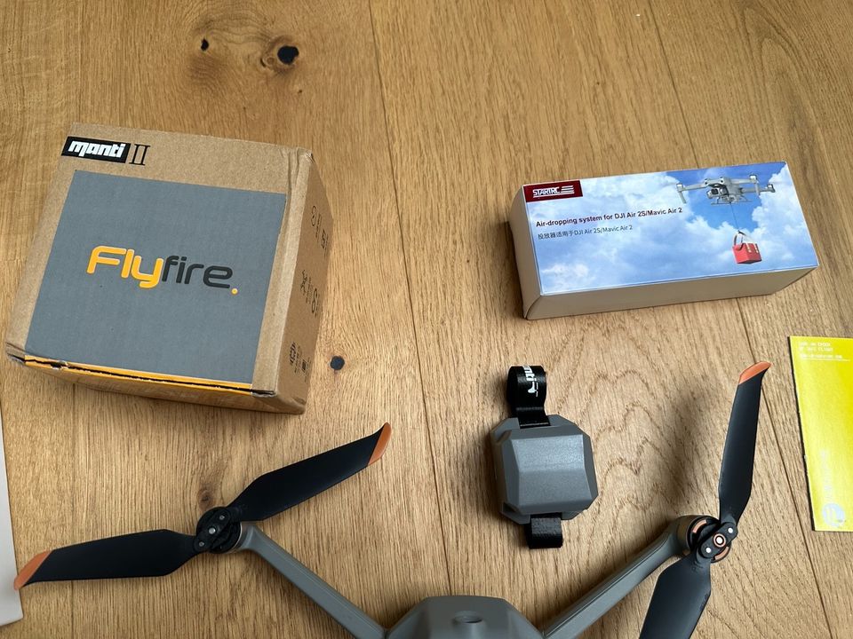 DJI Air 2 S / AIR 2S Drohne 2 Akkus, RC, Fallschirm, drop Gestell in Liederbach