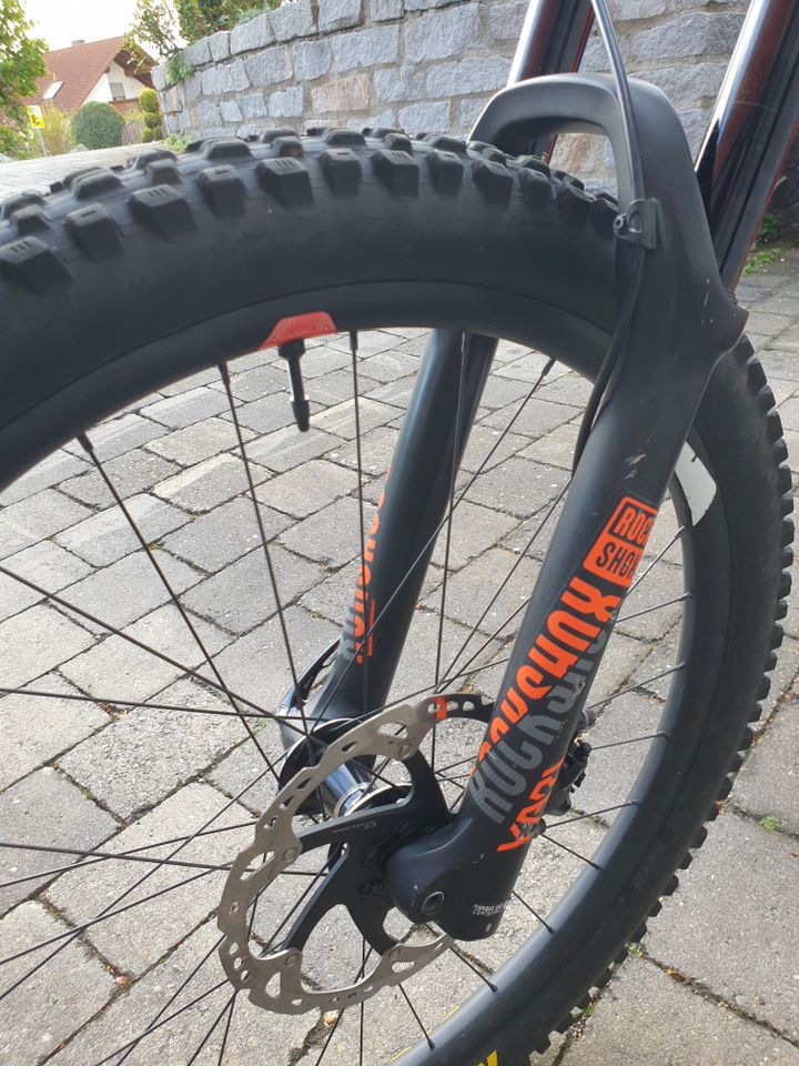 Giant Reign 2 / Enduro Bike 27.5" / 2019 / Neon Red / S in Dietingen