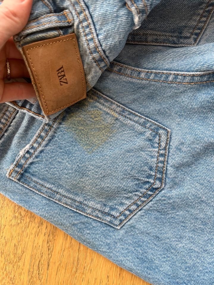 Jeanshose Zara Gr. 134 zu verschenken in Geseke