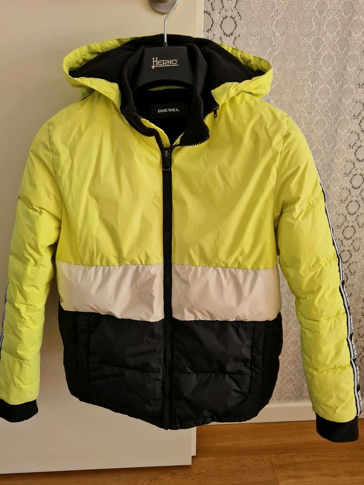 Winterjacke Diesel für Jungs in Hamburg