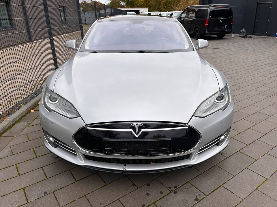 Tesla Model S P 85 Performance 21 Zoll, Standheizung Sitzheizung in Bargteheide