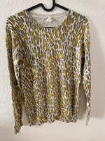 GAP Pulli mit gelb-grauem Leomuster Berlin - Spandau Vorschau