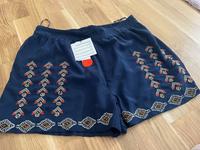 Shorty Hose VILA neu bestickt TOP Hingucker Sommer Hessen - Liederbach Vorschau
