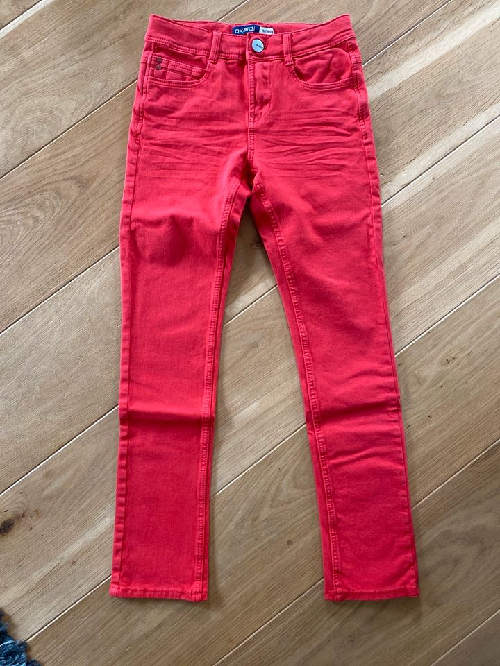 Okaïdi * skinny, rote weiche Jeans, Gr.134, NEU mit Etikett in Burgdorf
