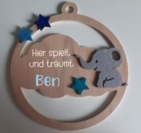 Türschild fürs Kinderzimmer aus Holz "Hier spielt "/ Wolke / Gesc Niedersachsen - Auetal Vorschau