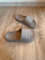 Adidas Badeschuhe; Ayoon Adiletten; Adiletten; Adidas; Badeschuhe Rheinland-Pfalz - Nußbach Vorschau