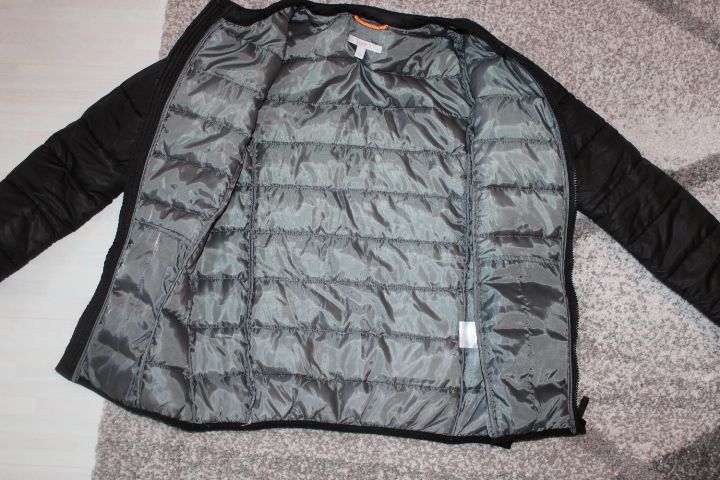 wunderschöne ESPRIT Jacke schwarz 164 L wie Daunenjacke Mädchen in Rohr Mittelfr.