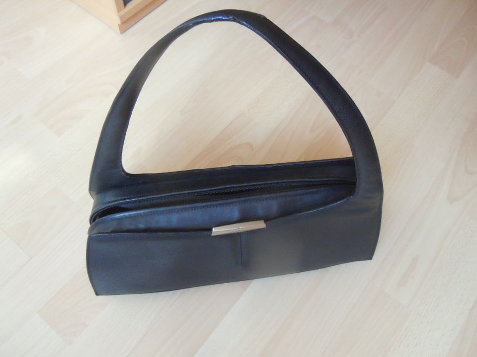 Handtasche schwarz Leder Kunstleder neuwertig  ungenutzte Handtas in Aachen