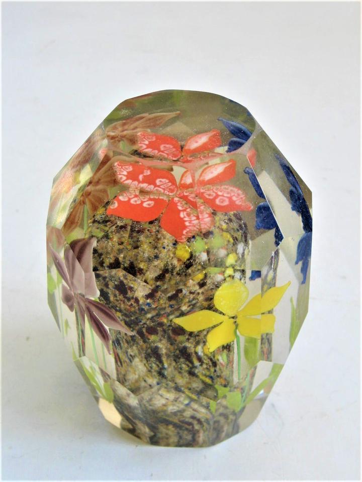 ANTIK PAPERWEIGHT BRIEFBESCHWERER FACETTEN 5 BLUMEN BÖHMEN in Berlin